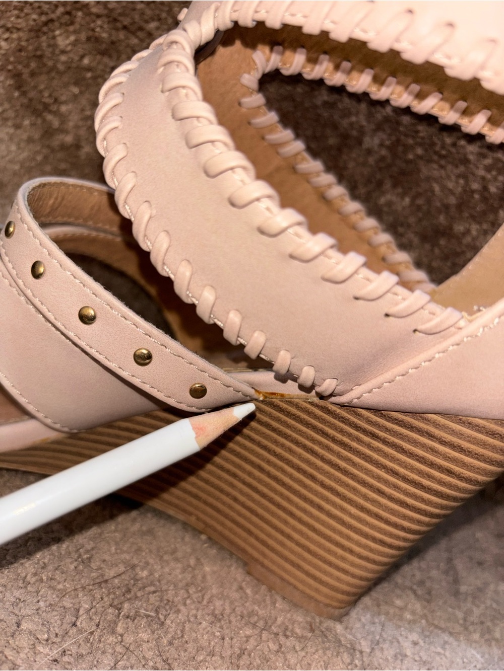 Report Raspberry Blush Pink Gold Hardware Strappy Wedge Heels W8 - Picture 8 of 8